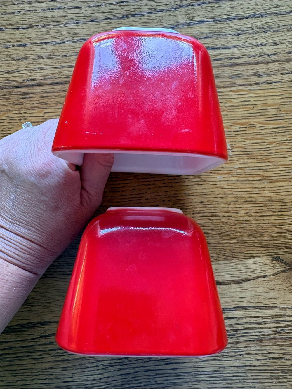 Vintage Pyrex Red Glass Refrigerator Dishes- “Fridgie” - Set of 2- 501C- one lid - Picture 15 of 15